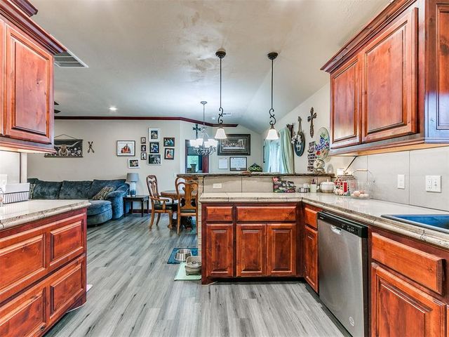 12317 S Choctaw Road, Newalla, OK 74857