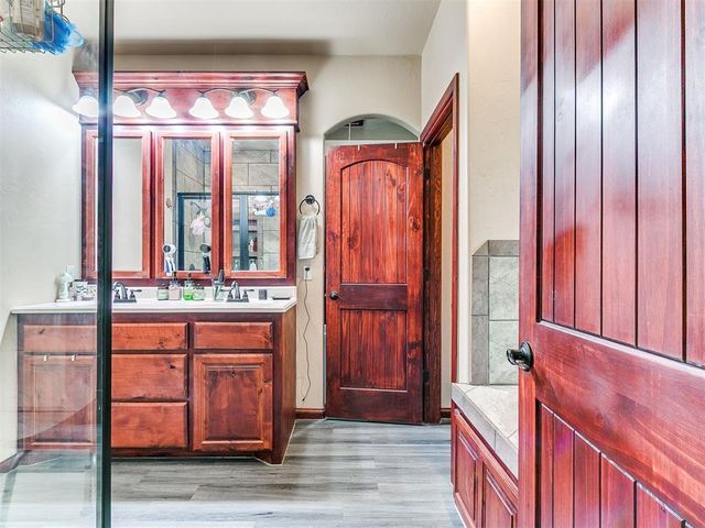 12317 S Choctaw Road, Newalla, OK 74857