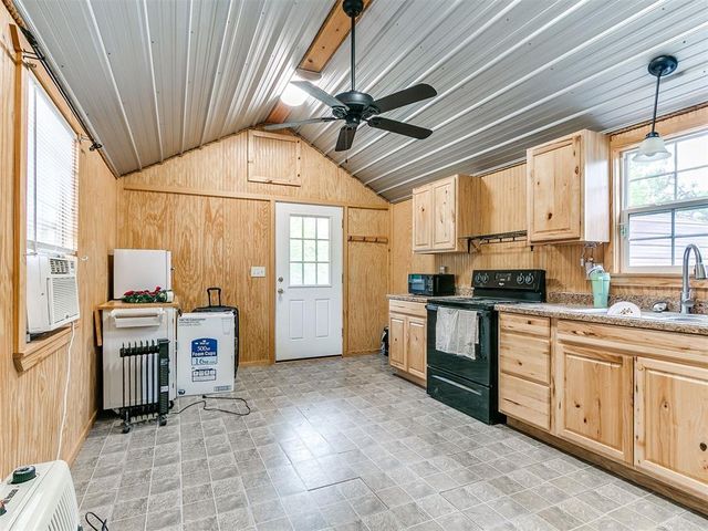 12317 S Choctaw Road, Newalla, OK 74857