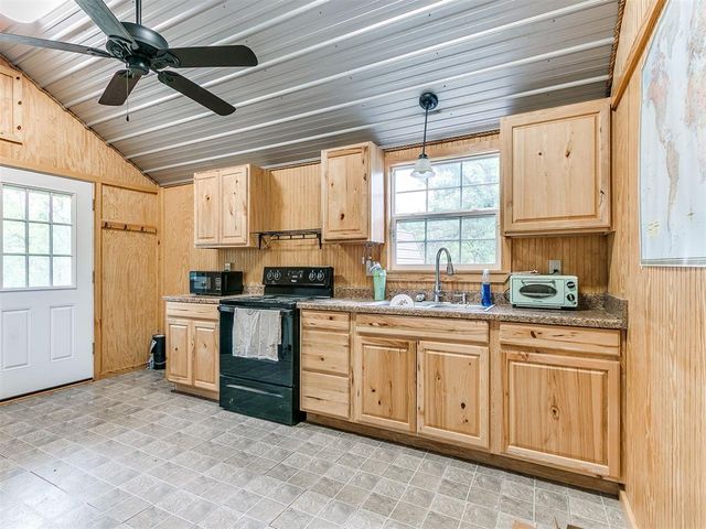 12317 S Choctaw Road, Newalla, OK 74857