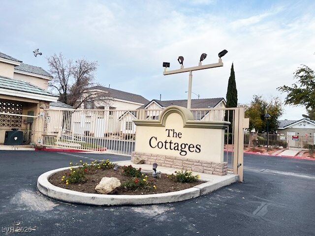 5243 Ladyhawk Way, Las Vegas, NV 89118