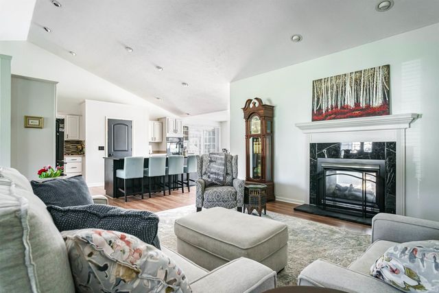 56143 Hollingshead Drive, Mishawaka, IN 46545