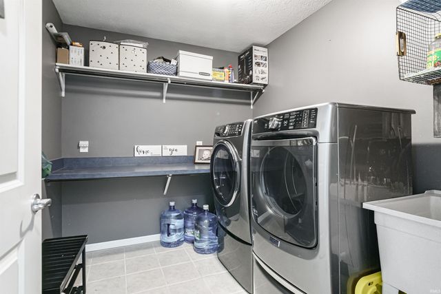 56143 Hollingshead Drive, Mishawaka, IN 46545