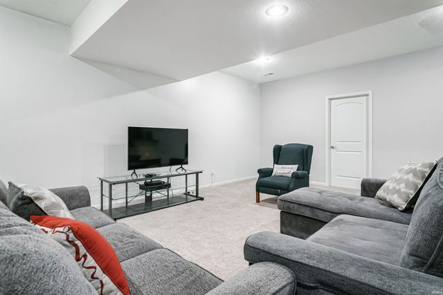 56143 Hollingshead Drive, Mishawaka, IN 46545