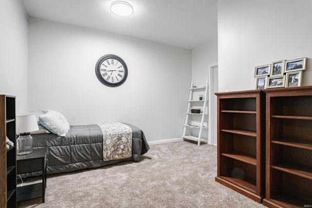 56143 Hollingshead Drive, Mishawaka, IN 46545