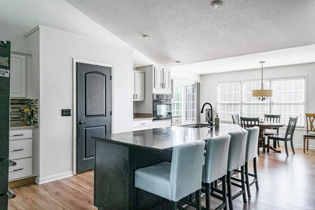 56143 Hollingshead Drive, Mishawaka, IN 46545