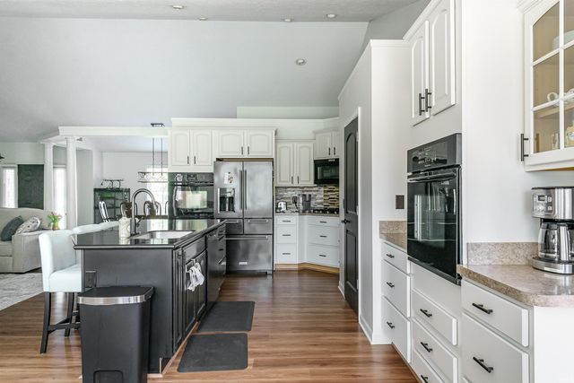 56143 Hollingshead Drive, Mishawaka, IN 46545