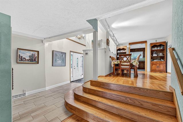 68800 S Shore Drive, Edwardsburg, MI 49112