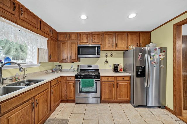 68800 S Shore Drive, Edwardsburg, MI 49112