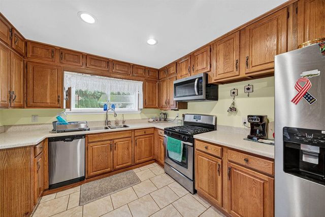 68800 S Shore Drive, Edwardsburg, MI 49112