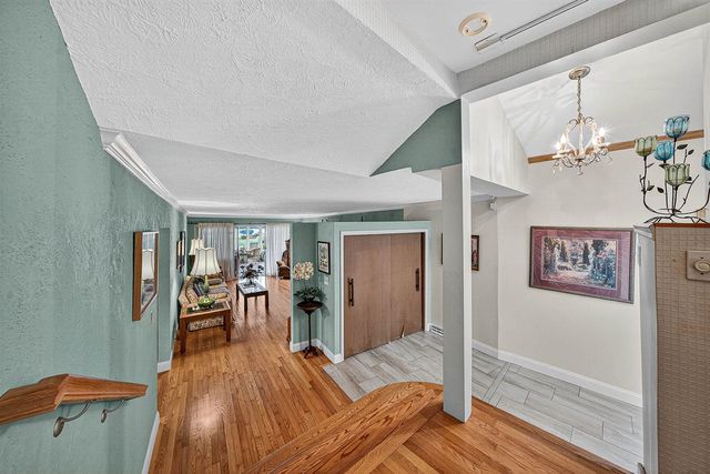 68800 S Shore Drive, Edwardsburg, MI 49112