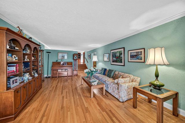 68800 S Shore Drive, Edwardsburg, MI 49112