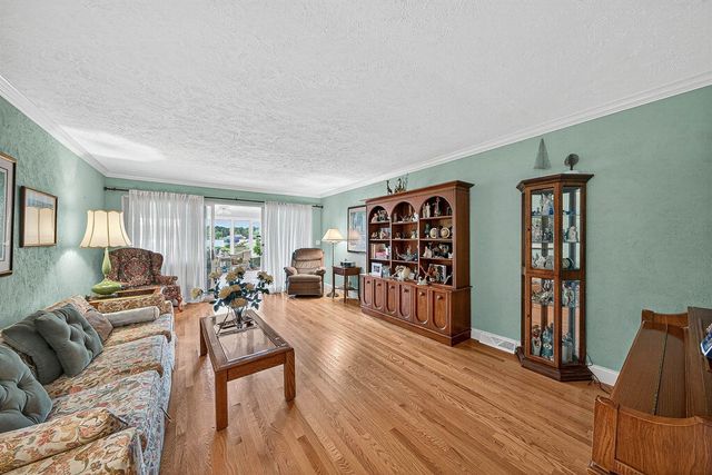 68800 S Shore Drive, Edwardsburg, MI 49112