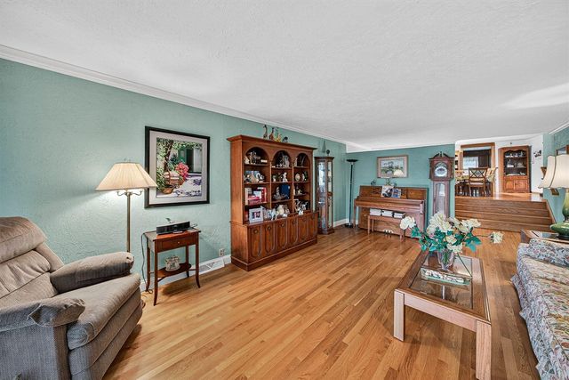 68800 S Shore Drive, Edwardsburg, MI 49112