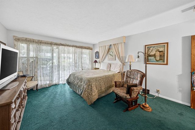 68800 S Shore Drive, Edwardsburg, MI 49112