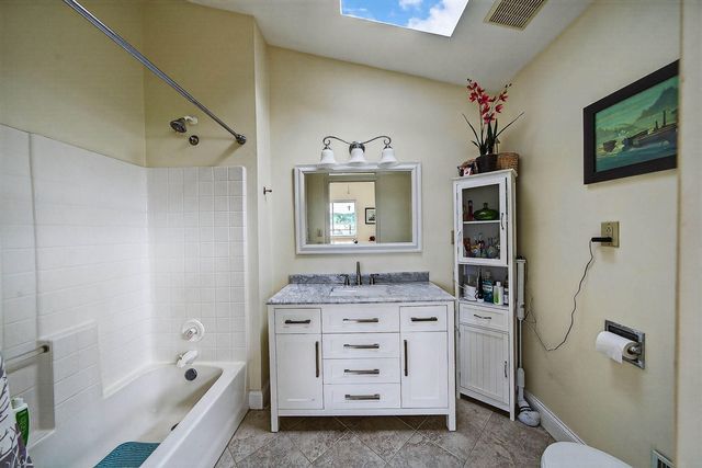 68800 S Shore Drive, Edwardsburg, MI 49112