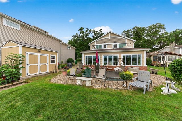 68800 S Shore Drive, Edwardsburg, MI 49112