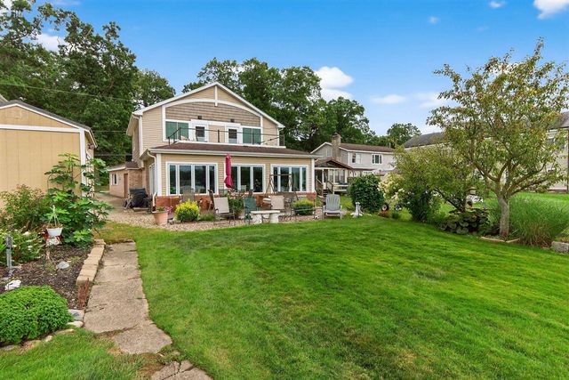 68800 S Shore Drive, Edwardsburg, MI 49112