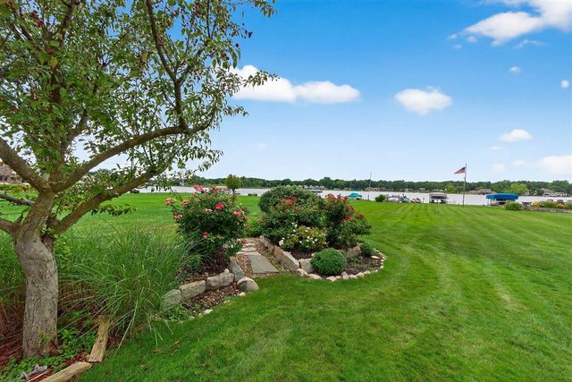 68800 S Shore Drive, Edwardsburg, MI 49112