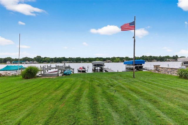 68800 S Shore Drive, Edwardsburg, MI 49112