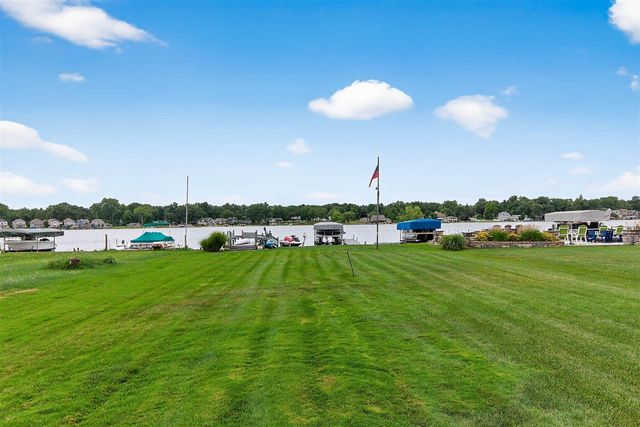 68800 S Shore Drive, Edwardsburg, MI 49112