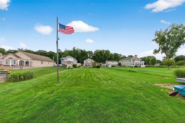 68800 S Shore Drive, Edwardsburg, MI 49112