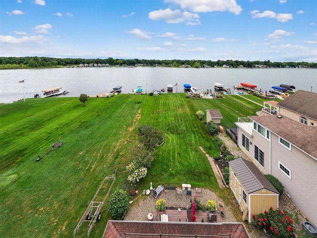 68800 S Shore Drive, Edwardsburg, MI 49112