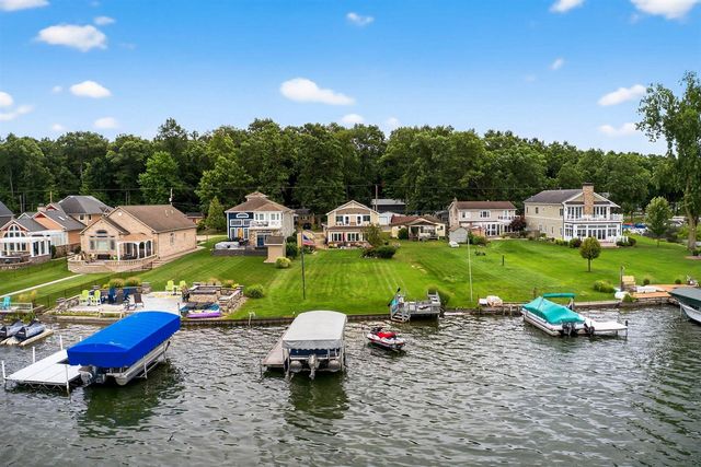 68800 S Shore Drive, Edwardsburg, MI 49112