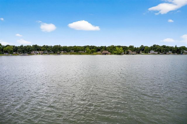 68800 S Shore Drive, Edwardsburg, MI 49112