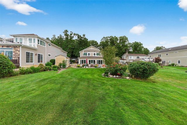 68800 S Shore Drive, Edwardsburg, MI 49112