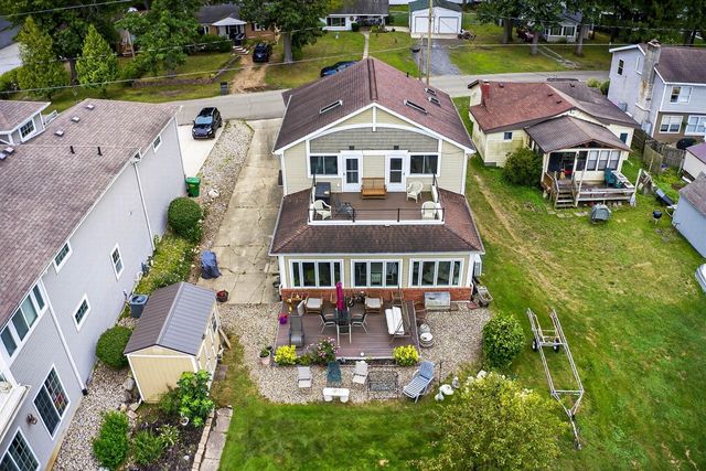 68800 S Shore Drive, Edwardsburg, MI 49112