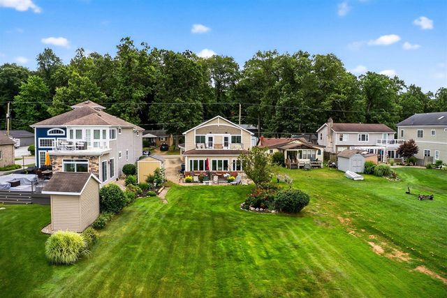 68800 S Shore Drive, Edwardsburg, MI 49112