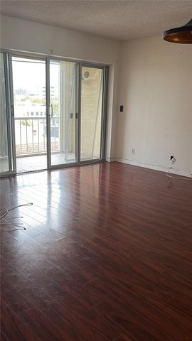 505 Spencer Drive 315, West Palm Beach, FL 33409