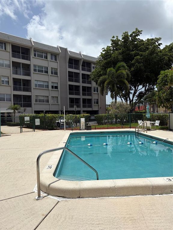 505 Spencer Drive 315, West Palm Beach, FL 33409