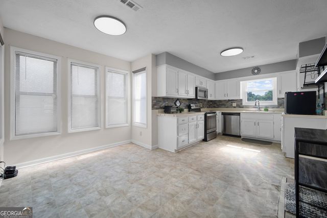 8883 Peppertree Drive, Jonesboro, GA 30238