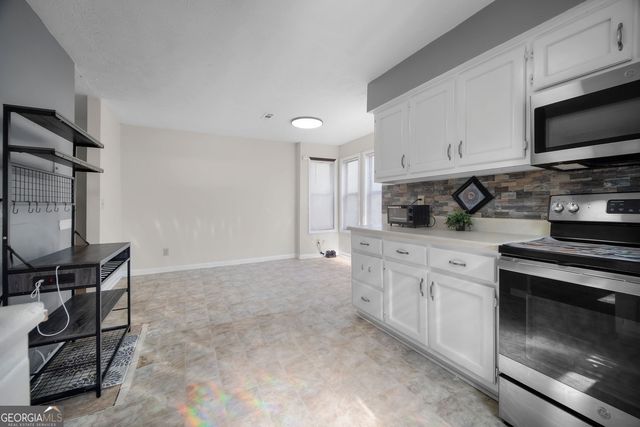 8883 Peppertree Drive, Jonesboro, GA 30238