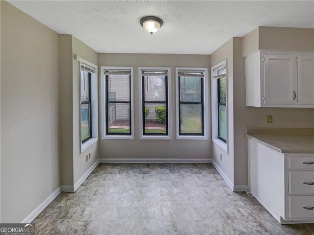 8883 Peppertree Drive, Jonesboro, GA 30238