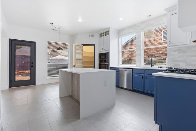 5914 Ambassador Lane, Rowlett, TX 75089