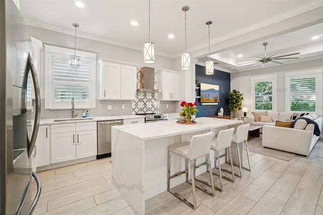 3203 W FIELDER STREET, Tampa, FL 33611