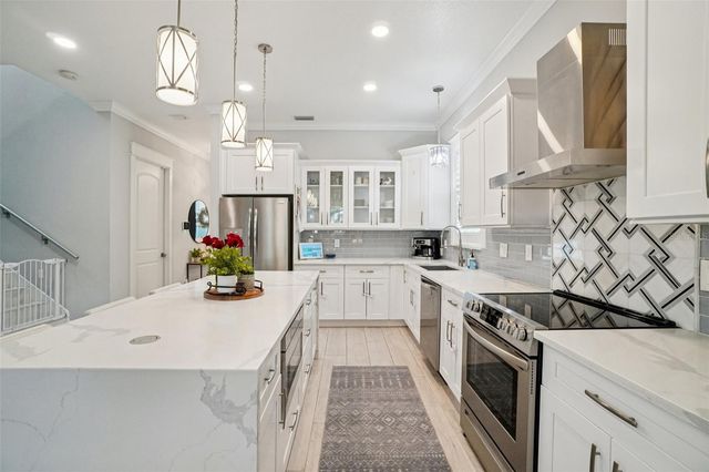 3203 W FIELDER STREET, Tampa, FL 33611