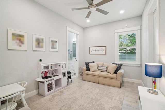 3203 W FIELDER STREET, Tampa, FL 33611