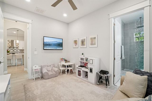 3203 W FIELDER STREET, Tampa, FL 33611