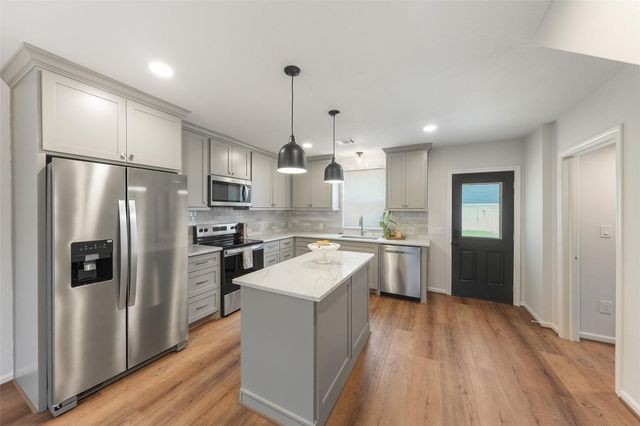 3809 Southmore Boulevard, Houston, TX 77004