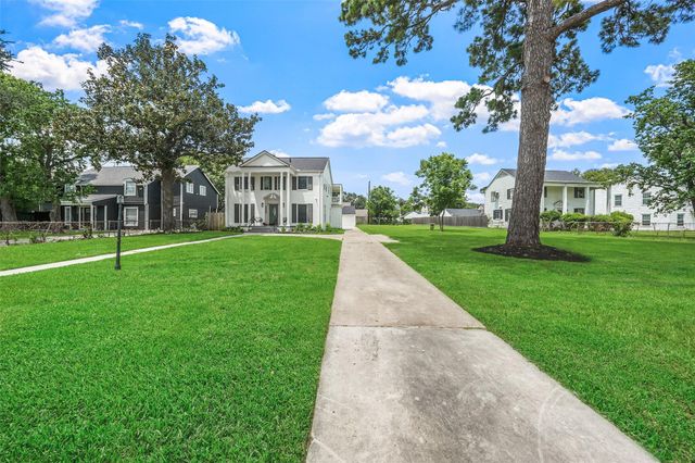 3809 Southmore Boulevard, Houston, TX 77004