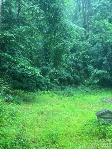 5924 Adako Road, Lenoir, NC 28645