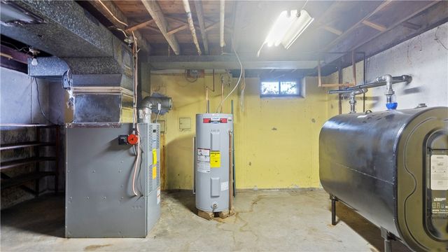 24 Elm Circle, Cranston, RI 02920