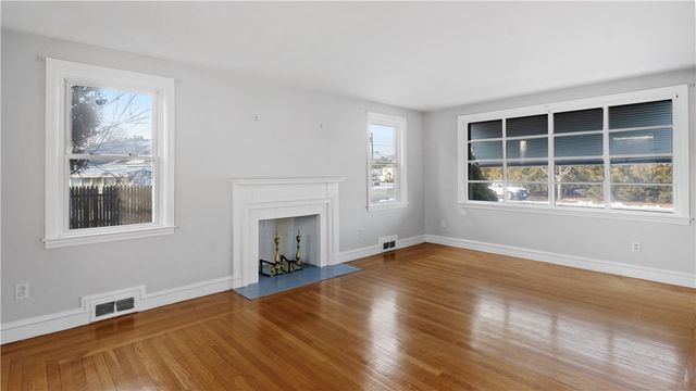 24 Elm Circle, Cranston, RI 02920