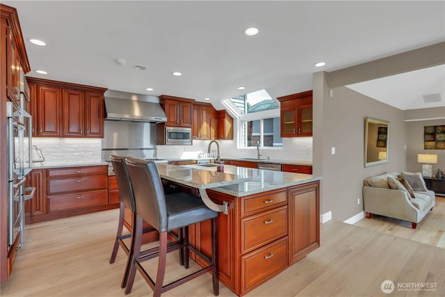 535 208th Avenue NE, Sammamish, WA 98075
