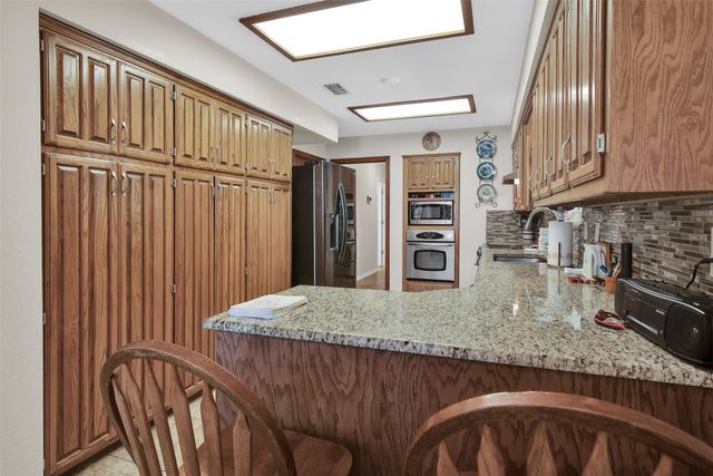 2512 Sherwood Drive, Sherman, TX 75092