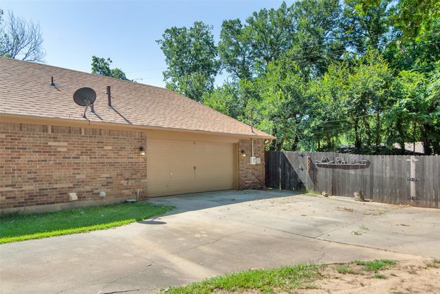 2512 Sherwood Drive, Sherman, TX 75092
